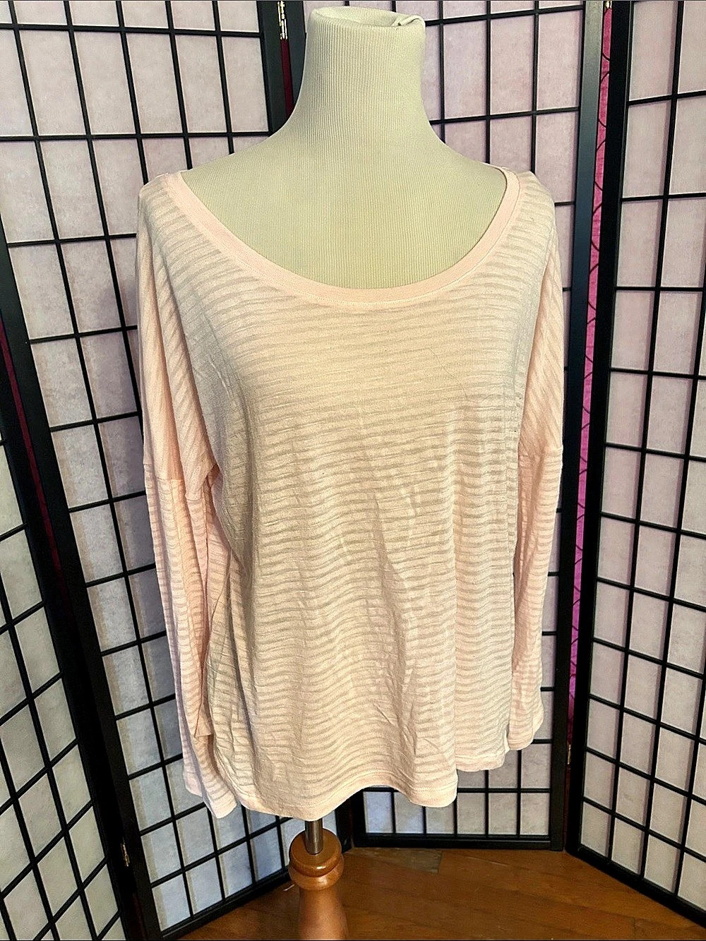 Lorna Jane Women's Sheer Long Sleeve Top in Pink & Cream Like New